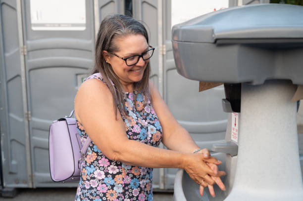 Best High-end porta potty rental  in Summit, IL
